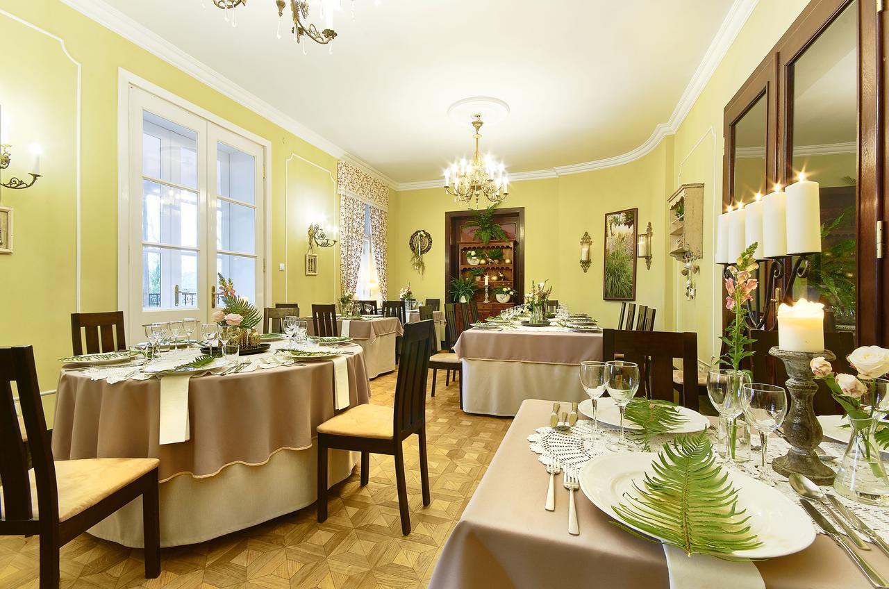 Palac Bialokosz Hotel Exterior photo